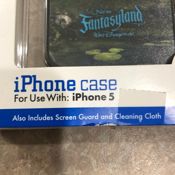 Disney fantasyland limited edition case - Picture 3 of 4